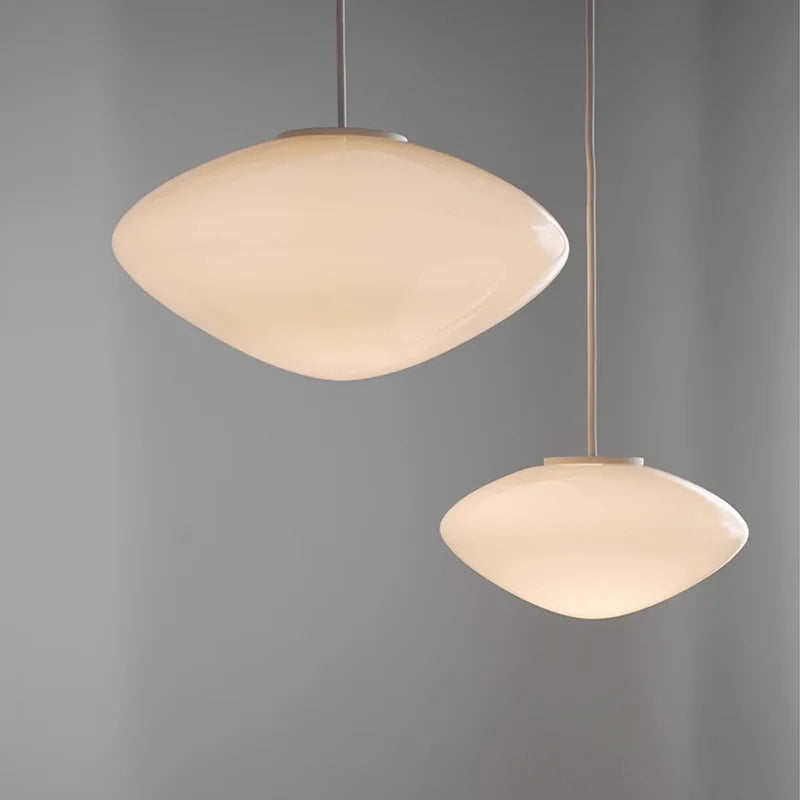 VA374 – Sculpted Glass Pendant Light