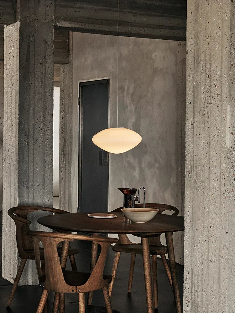 VA374 – Sculpted Glass Pendant Light