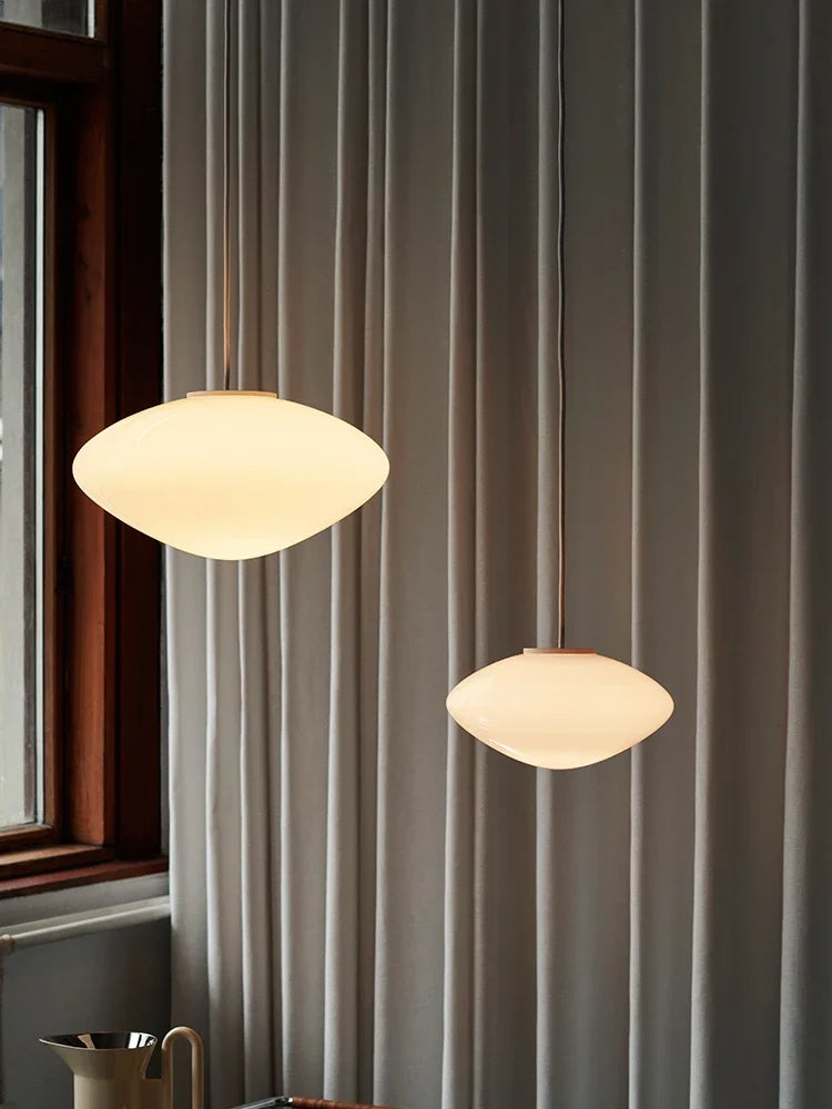 VA374 – Sculpted Glass Pendant Light