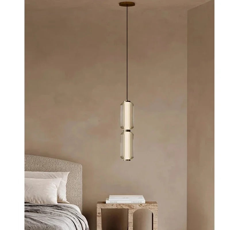 VA452 – Sculpted Column Pendant