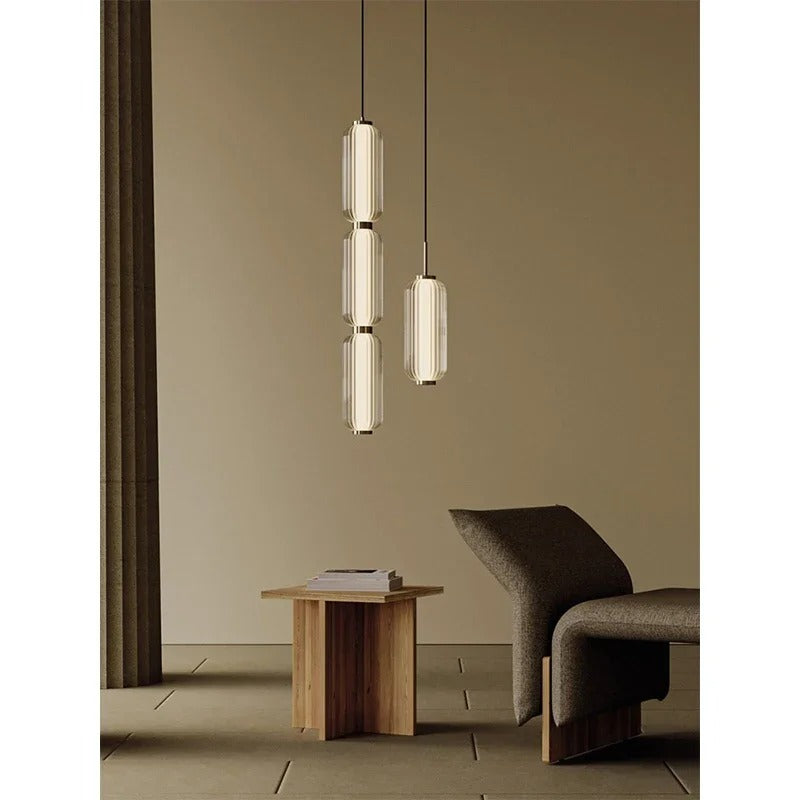 VA452 – Sculpted Column Pendant